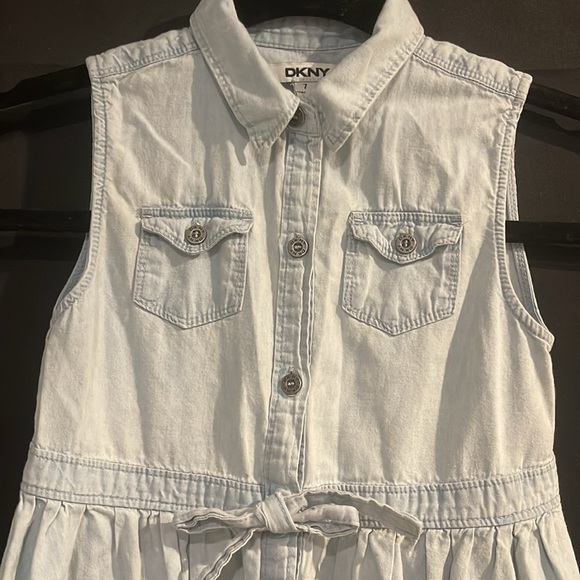 3/$20 DKNY Girls Sleeveless Denim Dress with Tie Waist - Size 7 - Picture 2 of 5